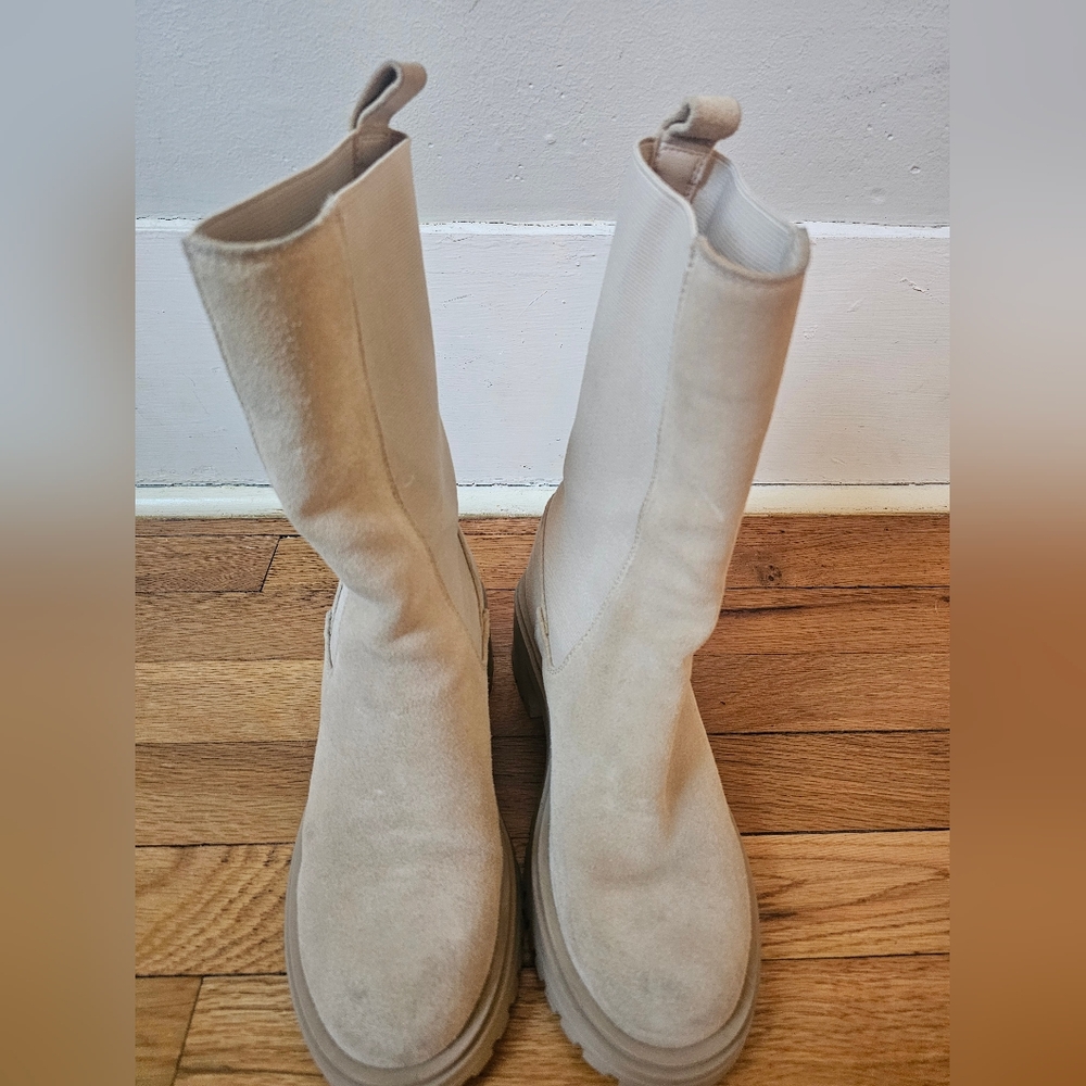 Steve Madden Hesitant Boot In Sand Suede - Picture 3 of 8